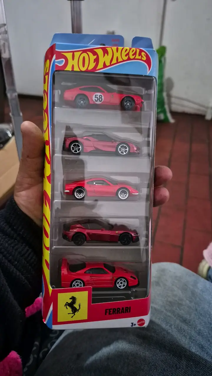 Set de Autos Hot Wheels Ferrari