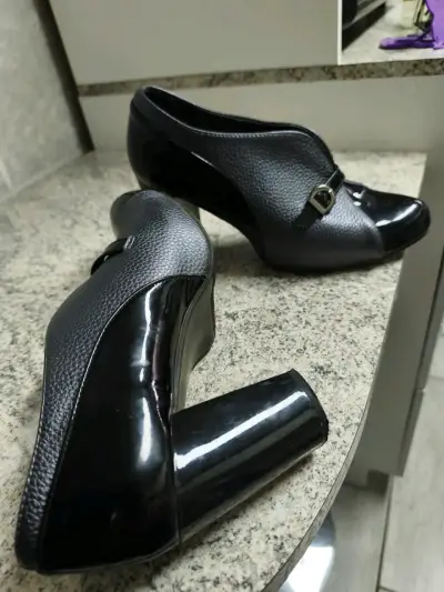 Zapatos de tacón negro con hebilla elegante - miniatura 3