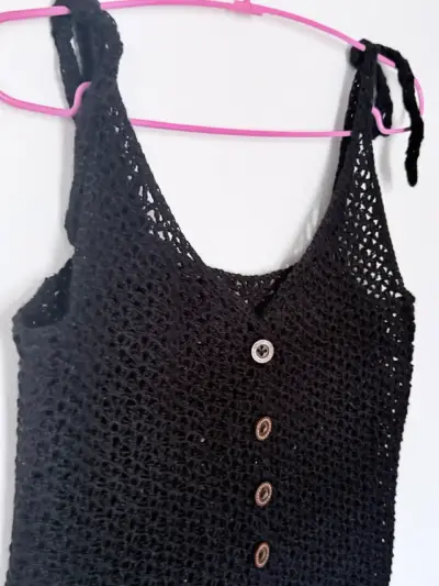 Top tejido negro con botones decorativos - miniatura 2