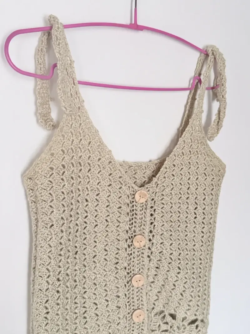 Top tejido de crochet beige con botones - 3