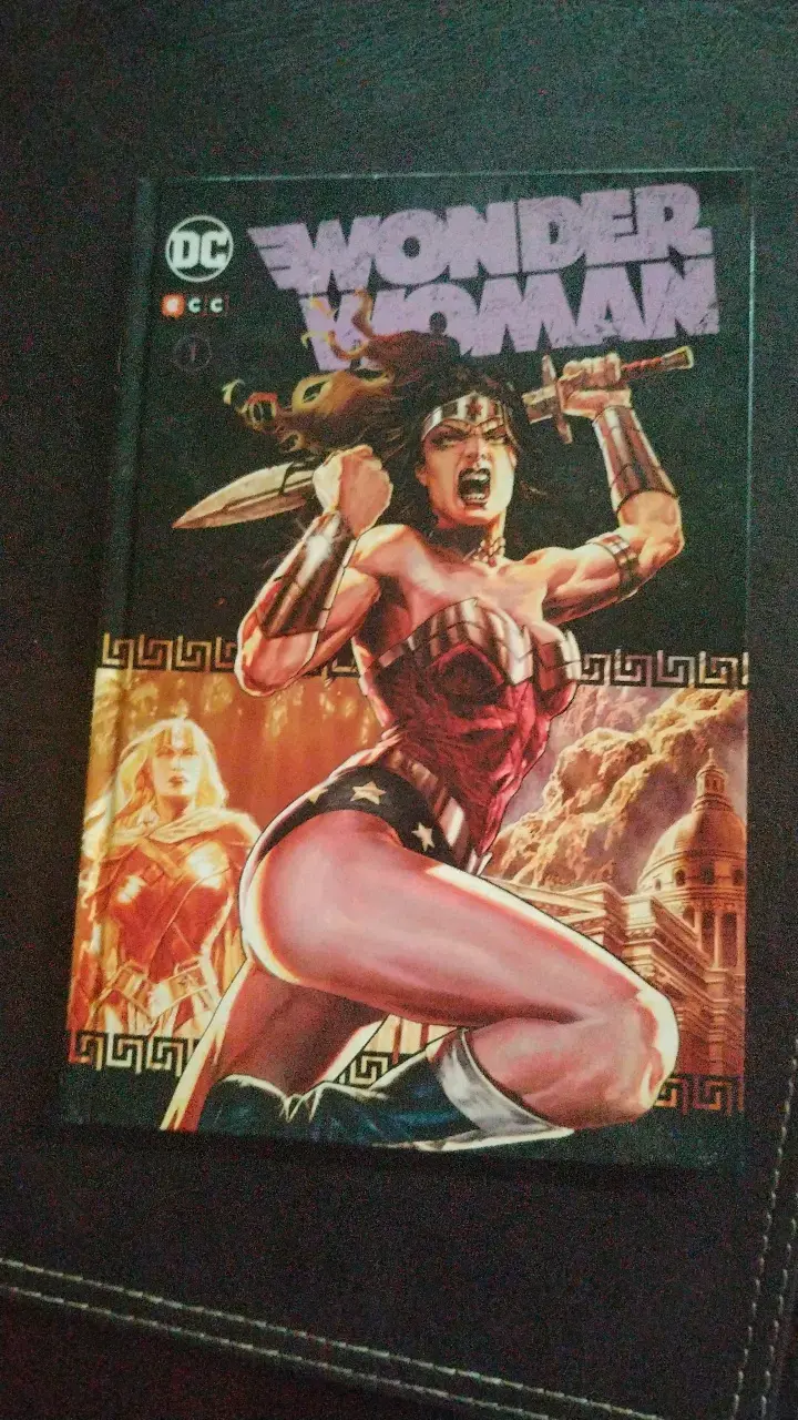 Cómic Wonder Woman Volumen 1 ECC Ediciones