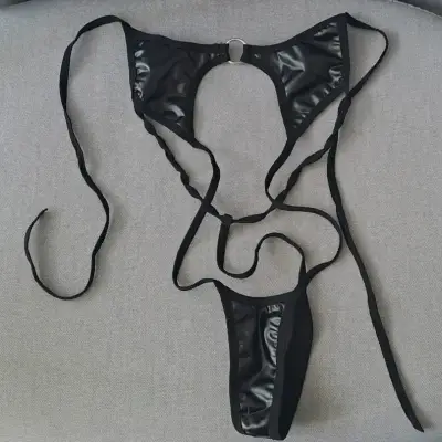 Microbikini negro de una pieza - miniatura 2