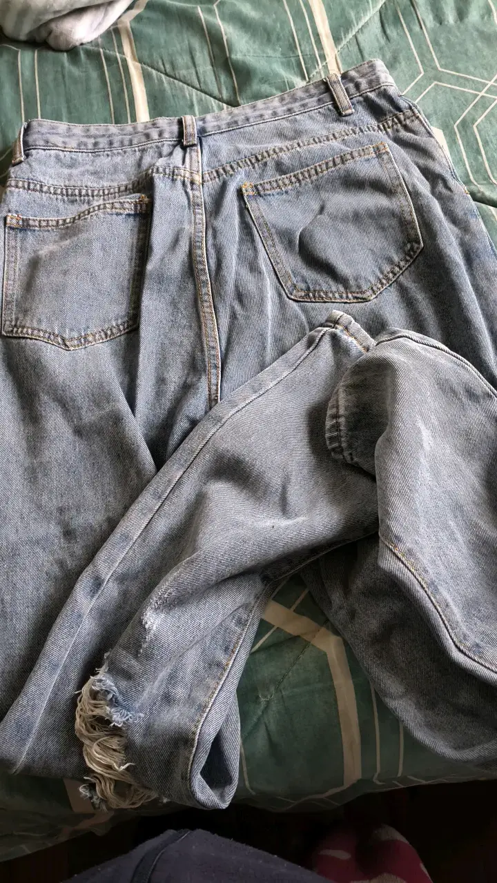 Jeans de mezclilla desgastados para mujer - 3