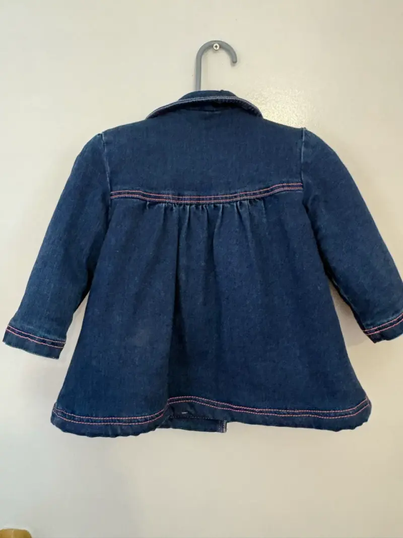 Chaqueta de mezclilla para niña con bordado floral - 2