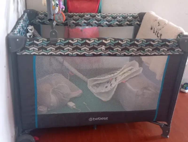 Cuna corral Bebesit plegable con diseño moderno