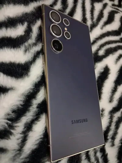Samsung Galaxy S24 Ultra 256GB en buen estado - miniatura 1