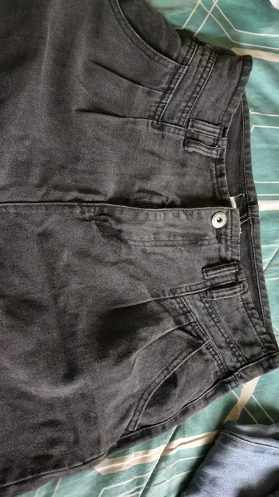 Pantalones de mezclilla negros para mujer - miniatura 3