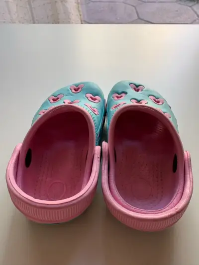 Zuecos infantiles turquesa y rosa - miniatura 2