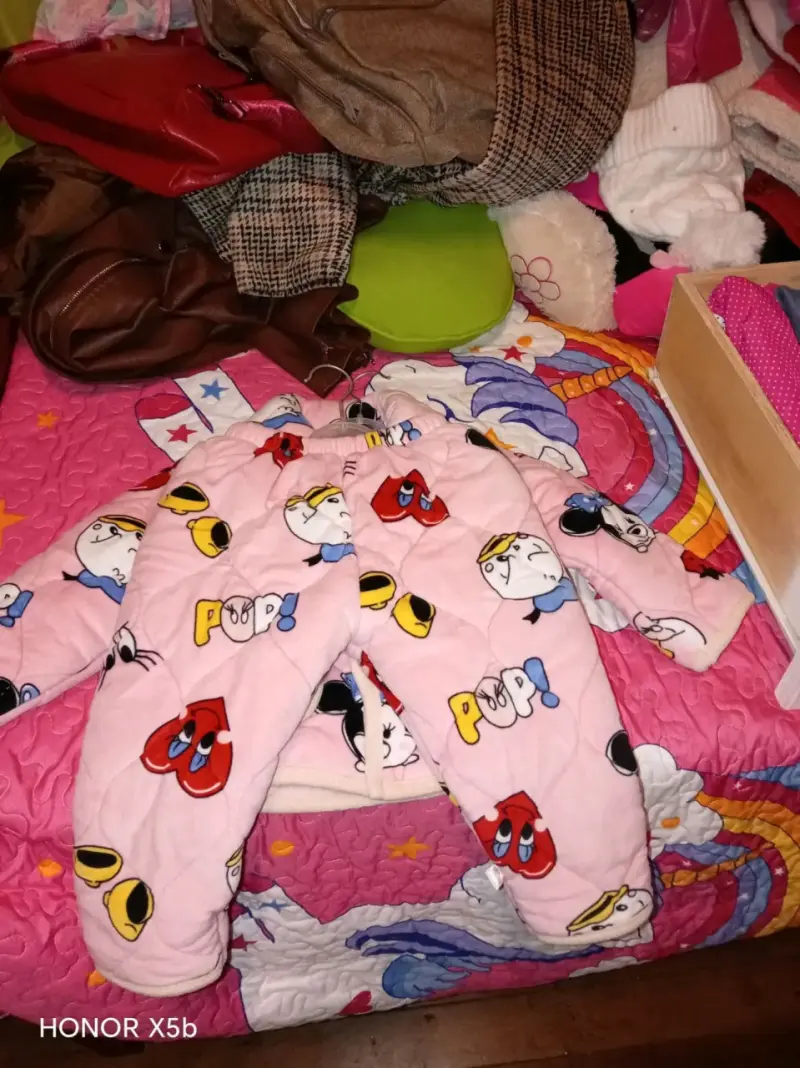 Pijama de polar infantil con diseño animado - 2
