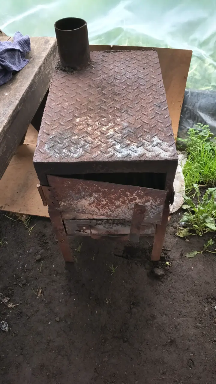 Estufa a leña de hierro forjado - 1