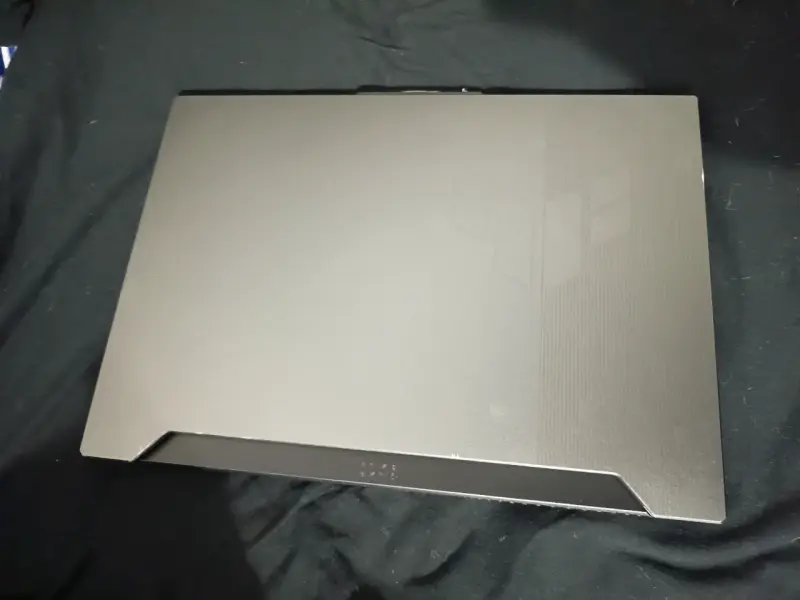 Laptop ASUS TUF Gaming F15 con pantalla 144Hz - 1