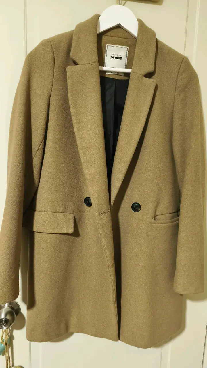 Abrigo camel para mujer