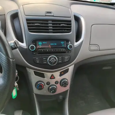 Chevrolet Tracker 2014 en excelente estado - miniatura 6