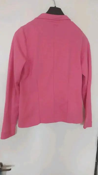 Blazer rosa para mujer en buen estado - miniatura 2