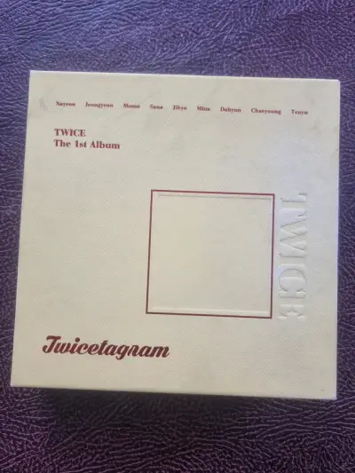 Twice Álbum Twicetagram - miniatura 1