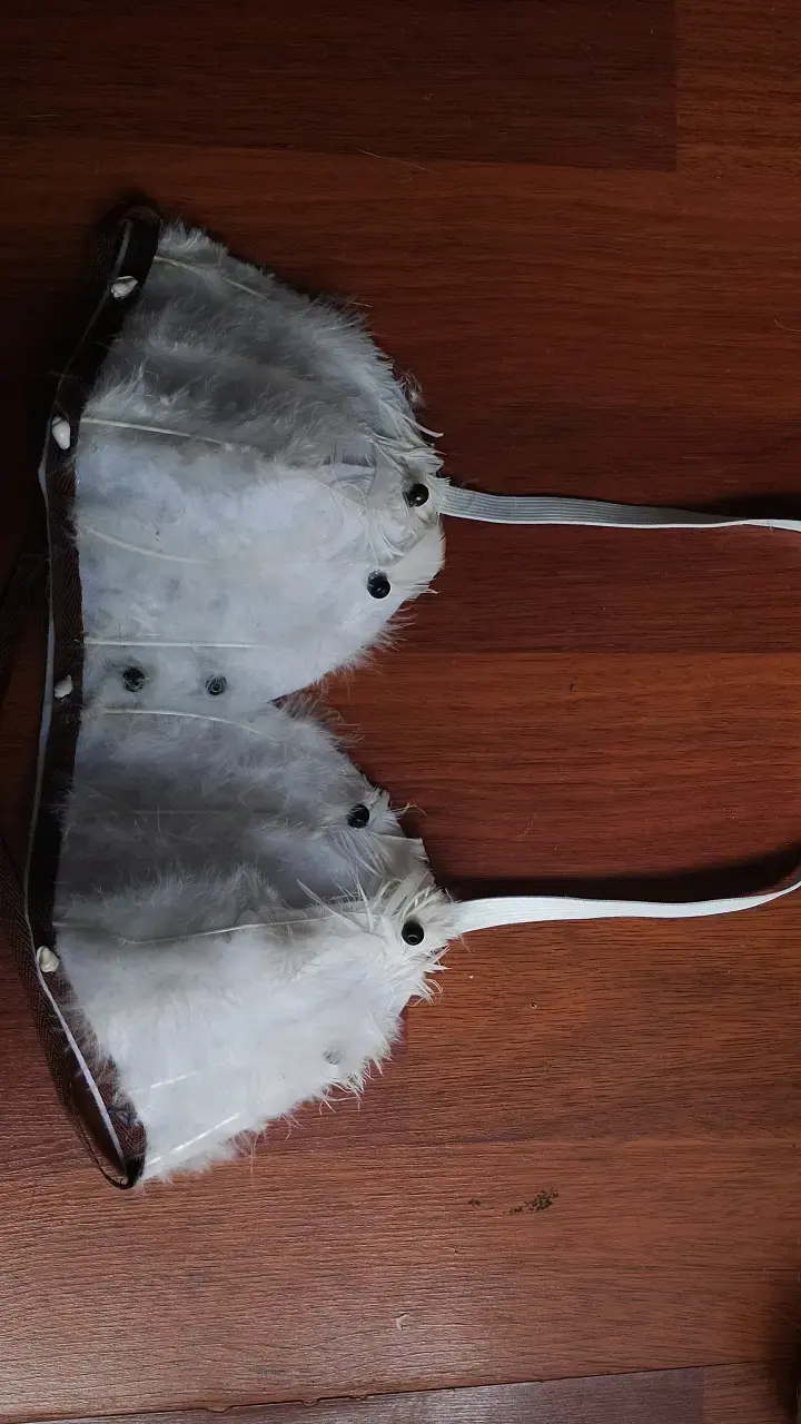 Traje pascuense / Rapa Nui con plumas blancas - 5
