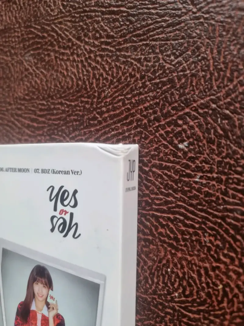 Álbum de música Yes or Yes de Twice - 4