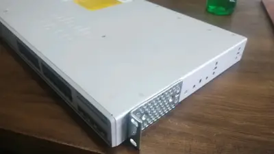 Switch Cisco Catalyst 9200L - miniatura 4