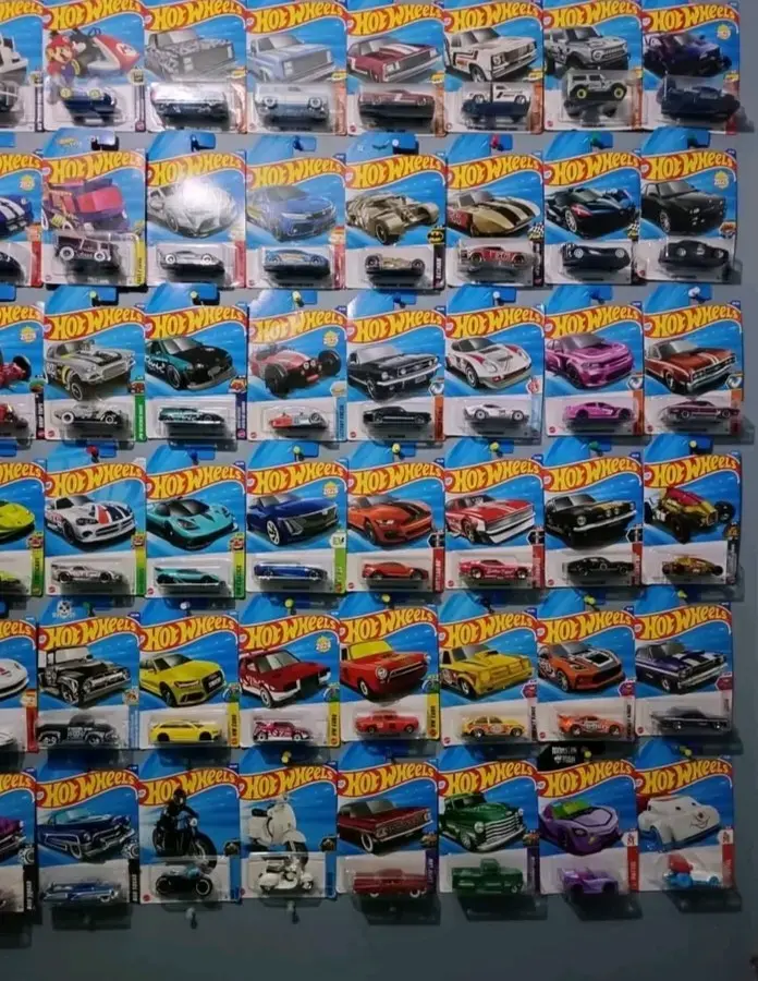 Colección grande de Autos Hot Wheels en Blister - 1