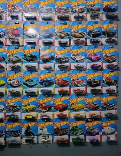 Colección grande de Autos Hot Wheels en Blister - miniatura 1
