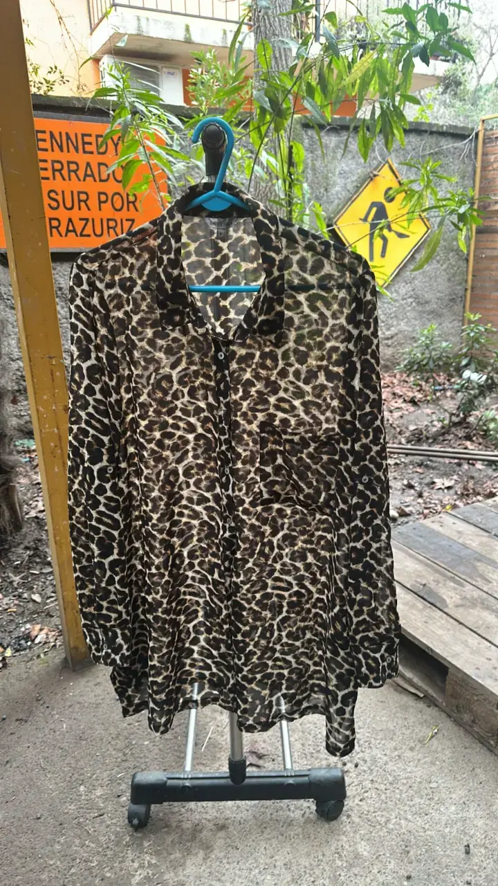 Blusa de mujer estampado animal print - 1
