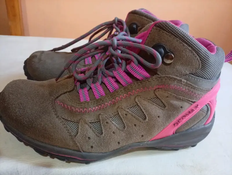 Botas de senderismo para mujer color marrón y rosa - 1