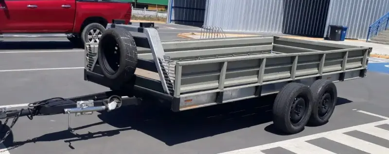 Carro de arrastre metálico con rejilla - 2