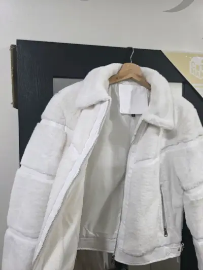 Chaqueta de invierno blanca con cierre - miniatura 4