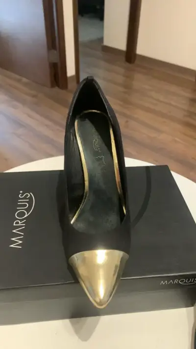 Zapatos de Tacón Alto Negro y Dorado Marquis - miniatura 2