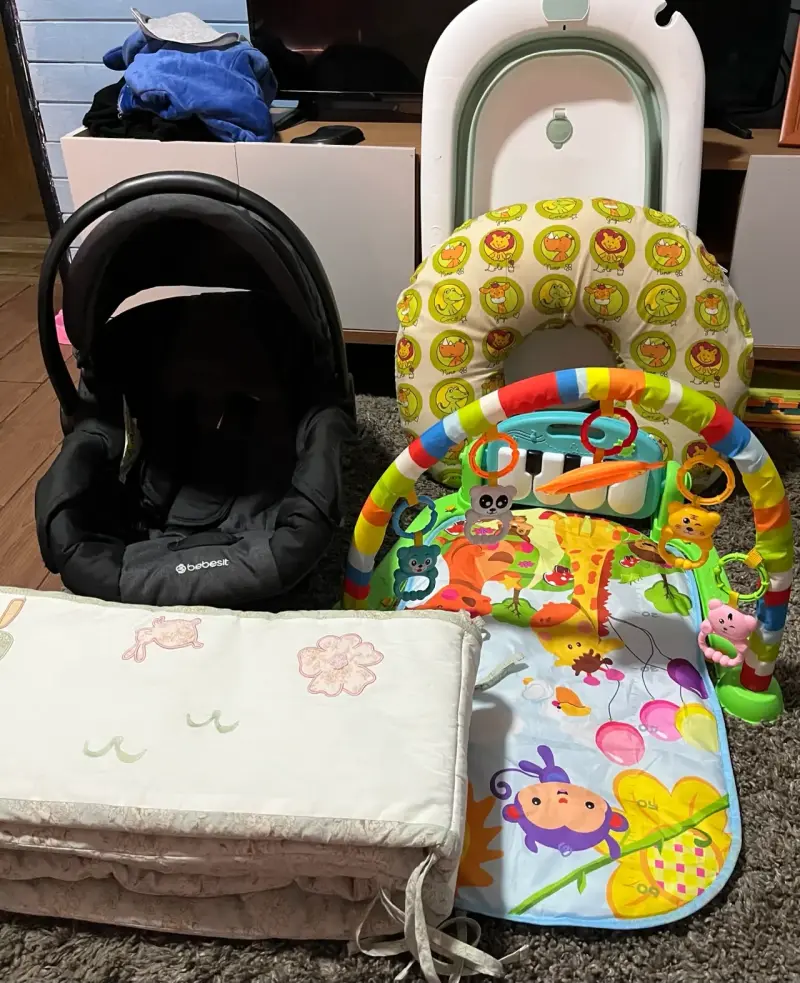 Set de artículos para bebé Bebesit y gimnasio de juegos - 2