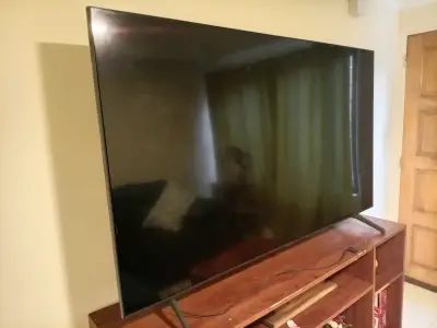 Televisor Samsung 70 pulgadas  4K - miniatura 1