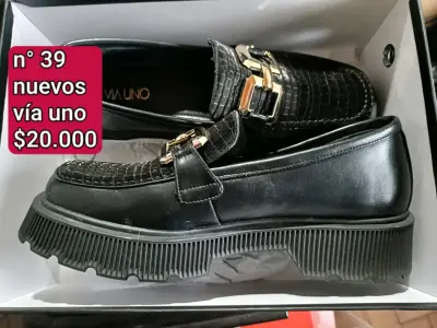 Zapatos negros de cuero Via Uno nuevos - miniatura 1