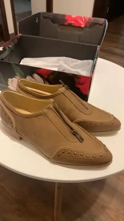 Zapatos de cuero marrón con cierre - miniatura 4