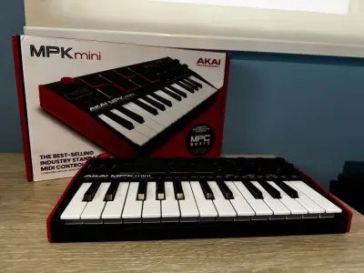 Controlador MIDI Akai MPK Mini MK3 - miniatura 1