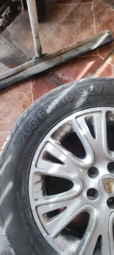 Llanta de aleación MG 550 5 pernos 205/60 R16 - miniatura 2