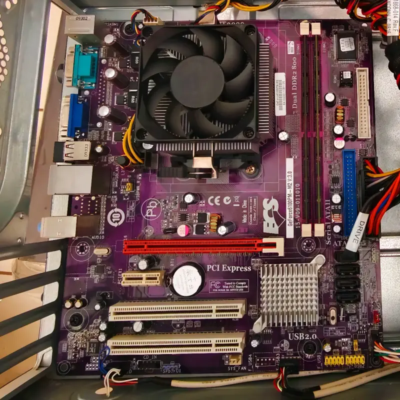 KIT ATHLON II X4 630 2.8GHz + 4GB DDR2 + PLACA.