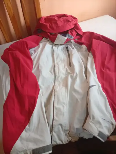Chaqueta impermeable Columbia Omni-Tech roja y blanca - miniatura 1