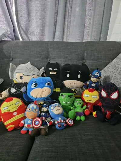 Set de peluches de personajes animados - miniatura 2