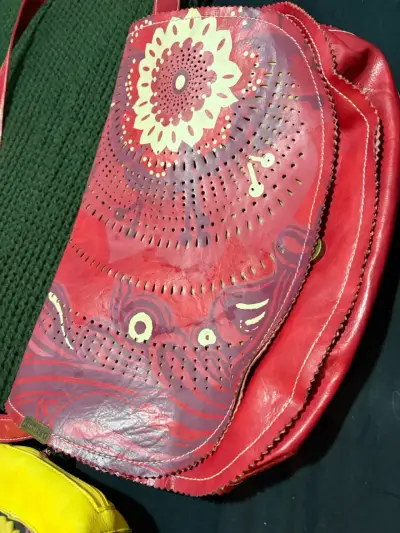 Cartera Desigual  bandolera roja con diseño floral - miniatura 2