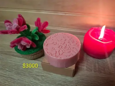 Jabones artesanales decorativos en varios colores - miniatura 3
