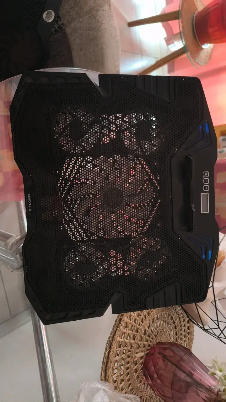 Base de Enfriamiento para Laptop con Ventiladores LED - 4