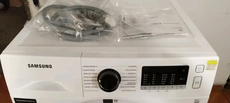 Lavadora Samsung 11kg con Secadora 7kg - 4