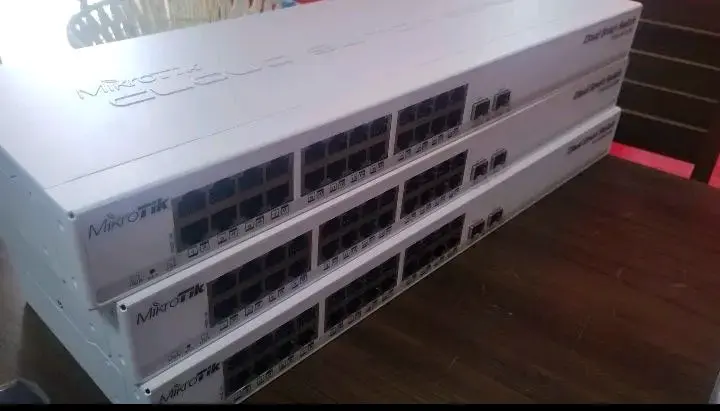Switch de Red MikroTikCloud Smart CSS326-24G-2S+RM - 1