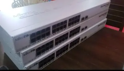 Switch de Red MikroTikCloud Smart CSS326-24G-2S+RM - miniatura 1