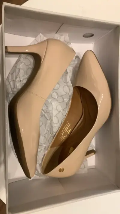 Zapatos de Tacón Beige Elegantes para Mujer - miniatura 1