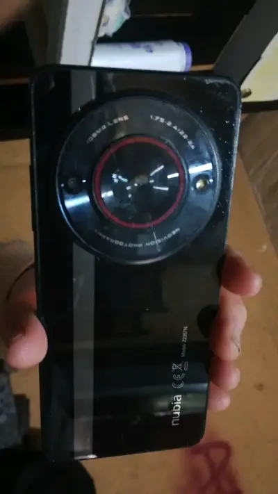 Smartphone Nubia Z22STN con lente óptico - miniatura 1