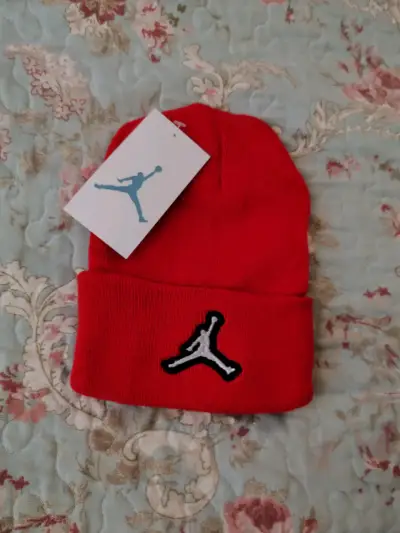 Gorro rojo jordan - miniatura 2