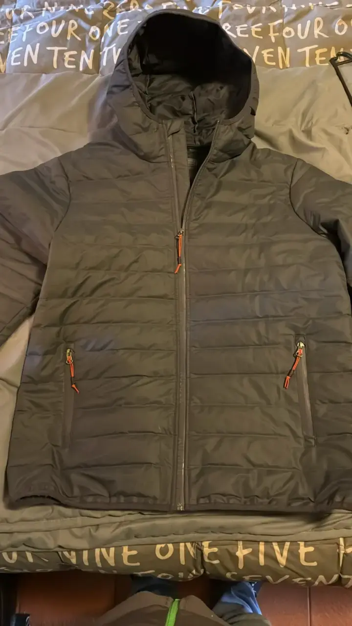 Chaqueta impermeable con capucha para hombre - 1
