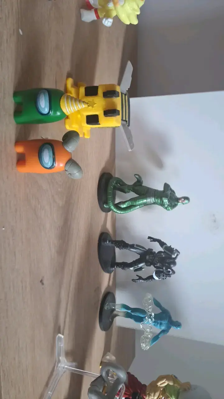 Set de Figuras de Acción Variadas
