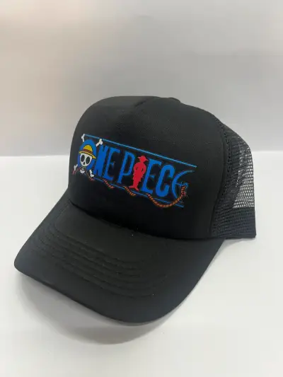 Gorra negra One Piece con diseño de anime - miniatura 1